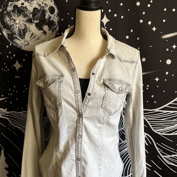 Western Style button up long sleeve shirt - Picture 9 of 9